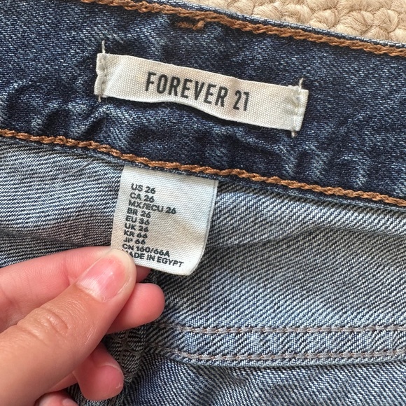 Distressed Jeans - Picture 4 of 4